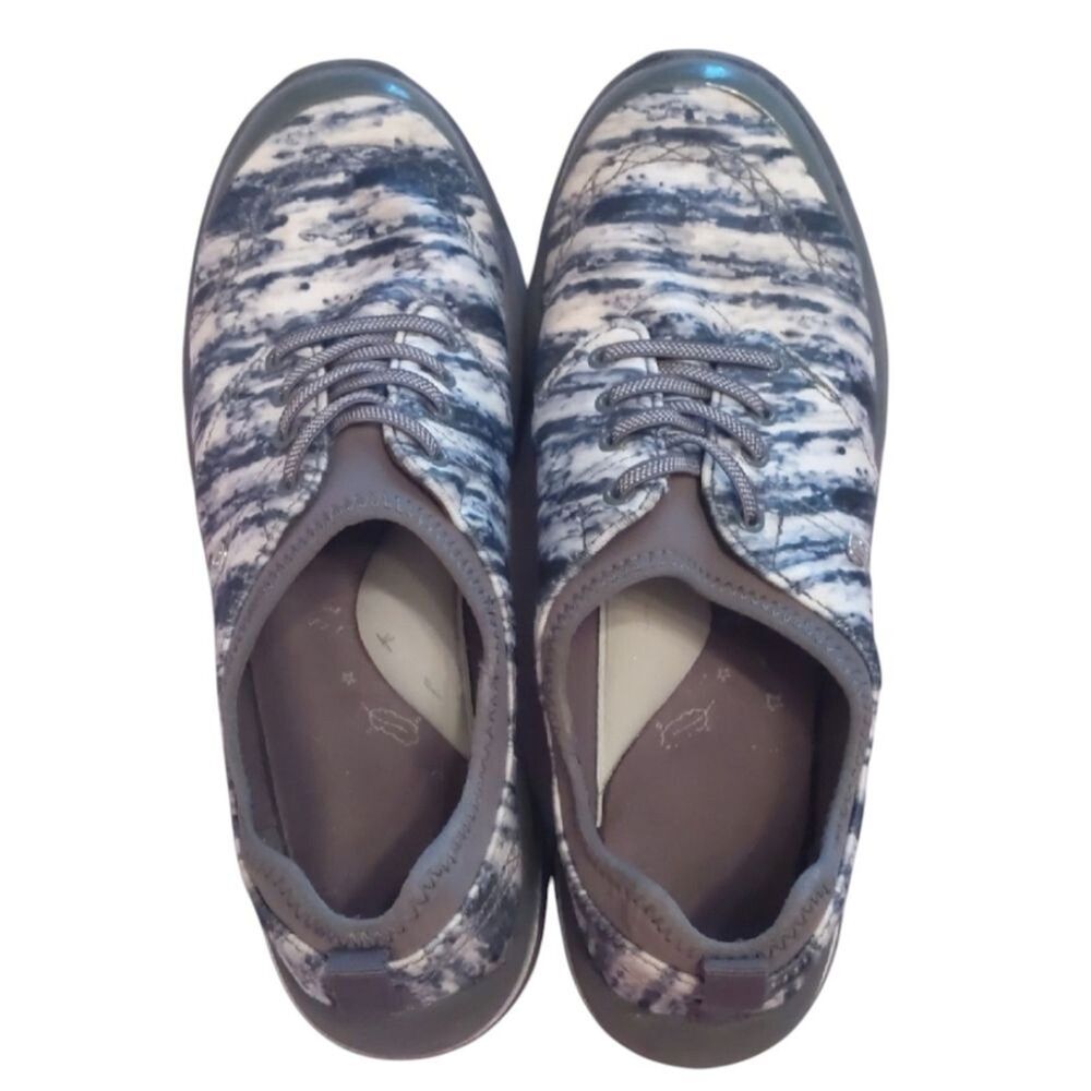 BZEES CLOUD Black White Abstract Athletic Sneakers Slip-On Shoes Size 7.5